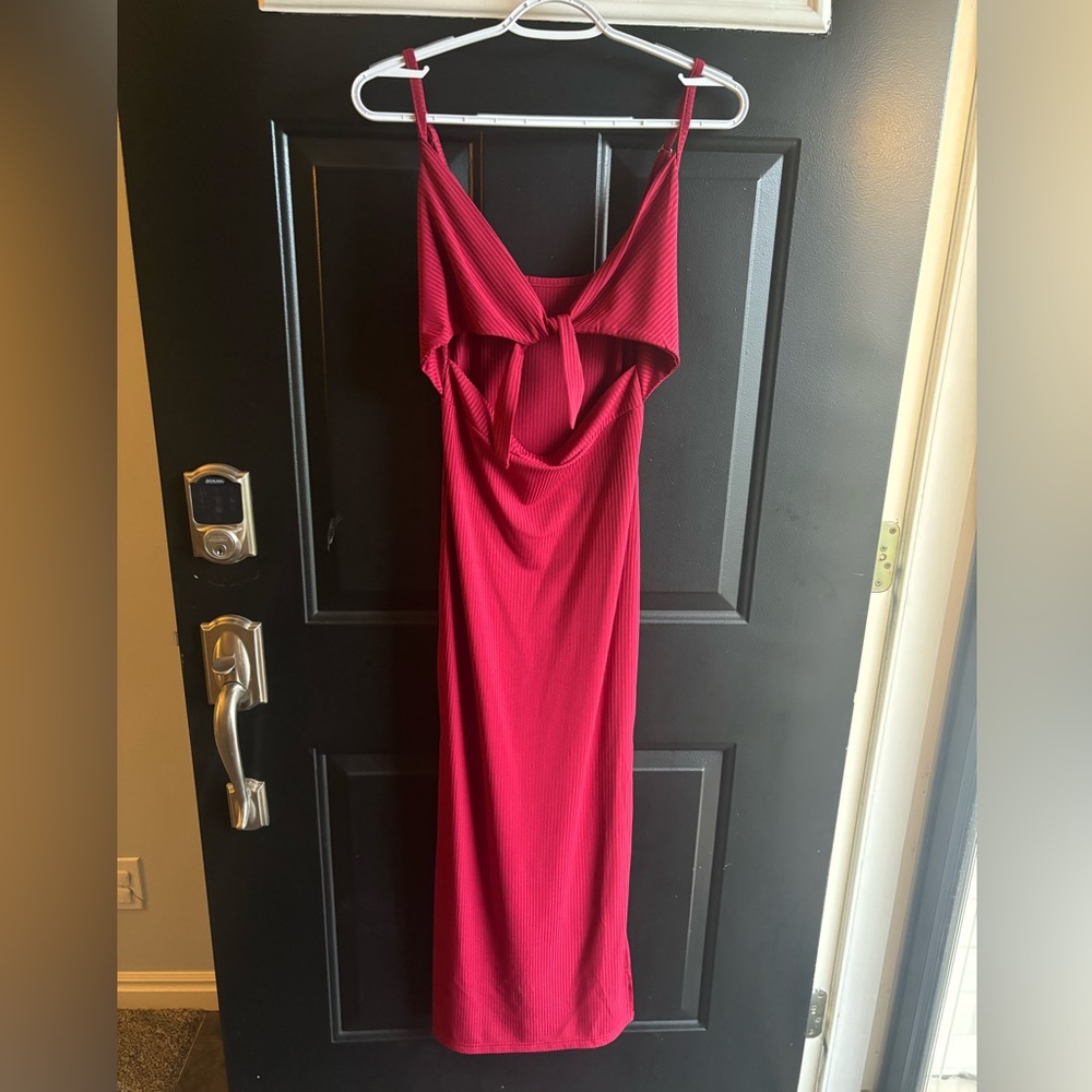 Casual wine red maxi dress.